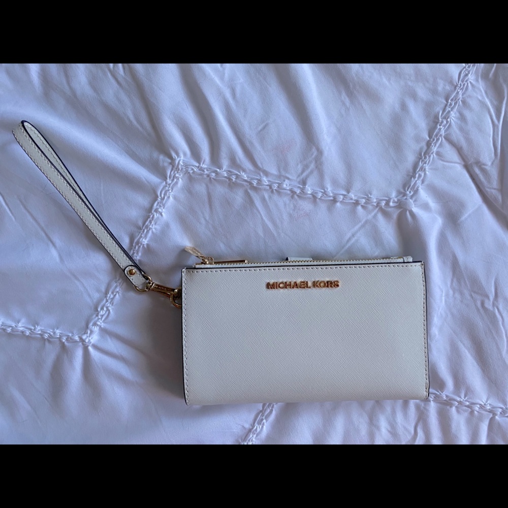 White Michael Kors Wallet/Wristlet